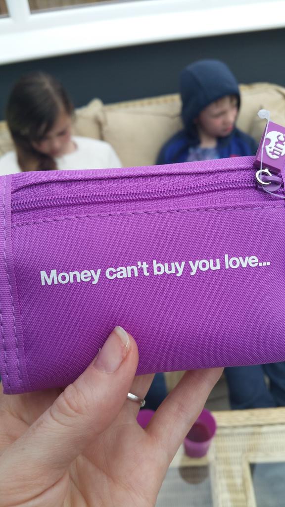 1_Diamond_Queen's tweet photo. #money #love https://t.co/3wE4PwKsXG