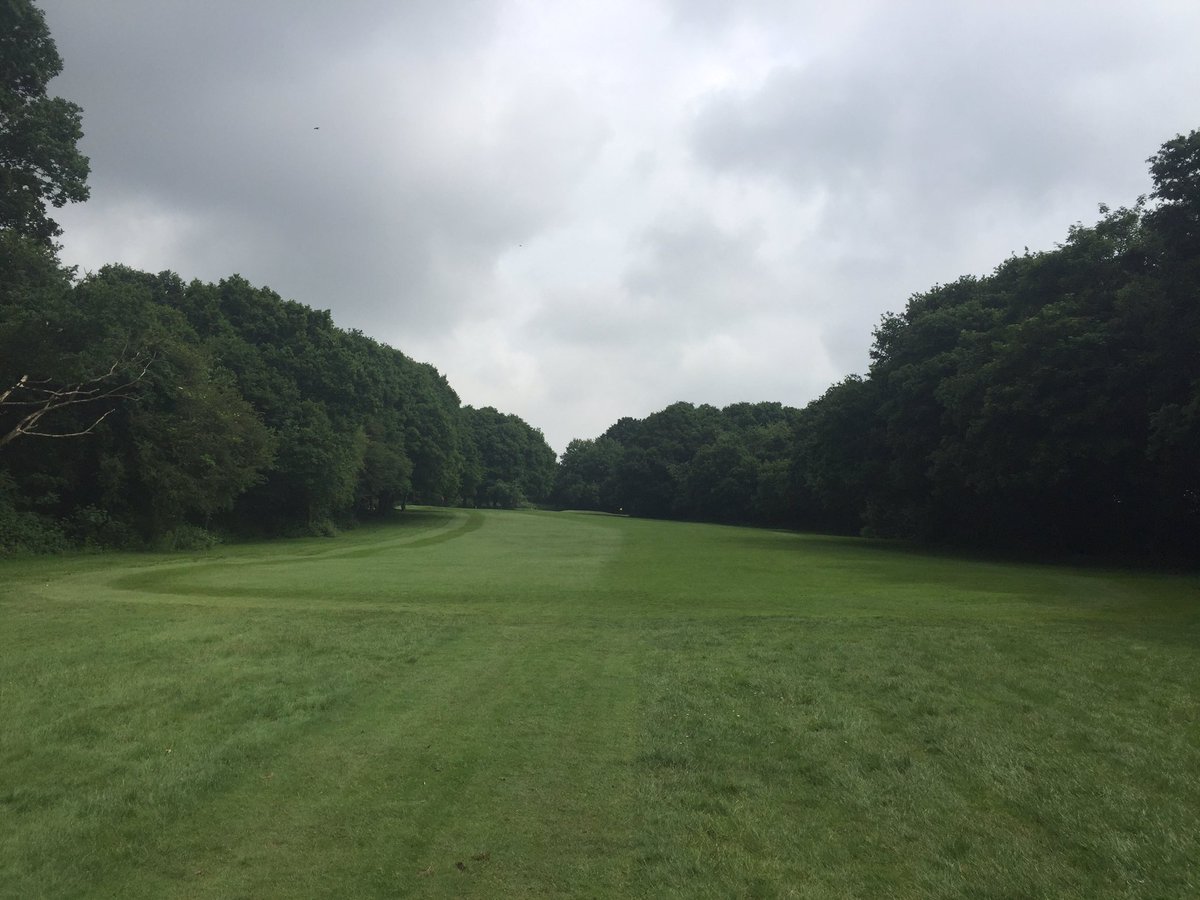 RRGC1887's tweet photo. Come and watch some of the souths best pros play in our pro am today , redhill &amp; reigate golf club #proam #pgasouth https://t.co/Bb4OLZofaK
