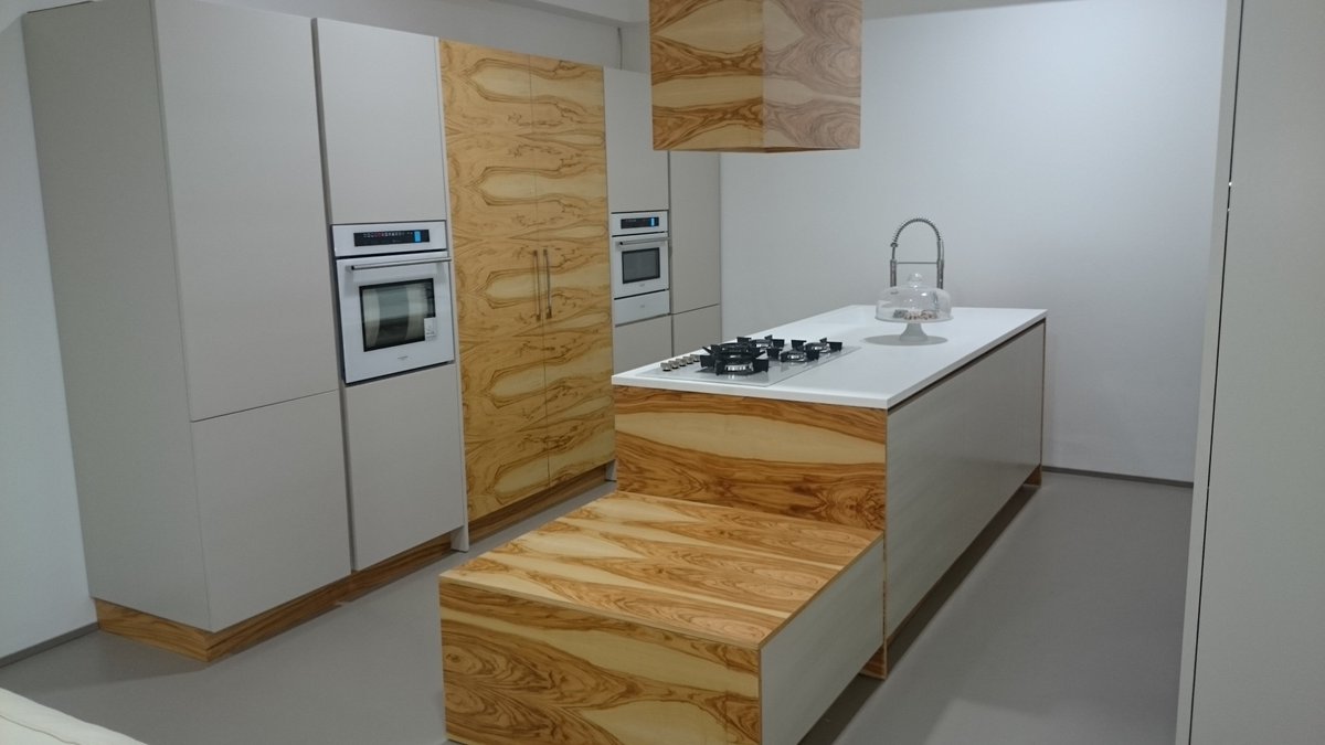 MODARTKitchens's tweet photo. #Modartcucine #Evolution #Essentia #UlivoBrushed #LaccatoopacoEcru https://t.co/vDuNAw3zYr