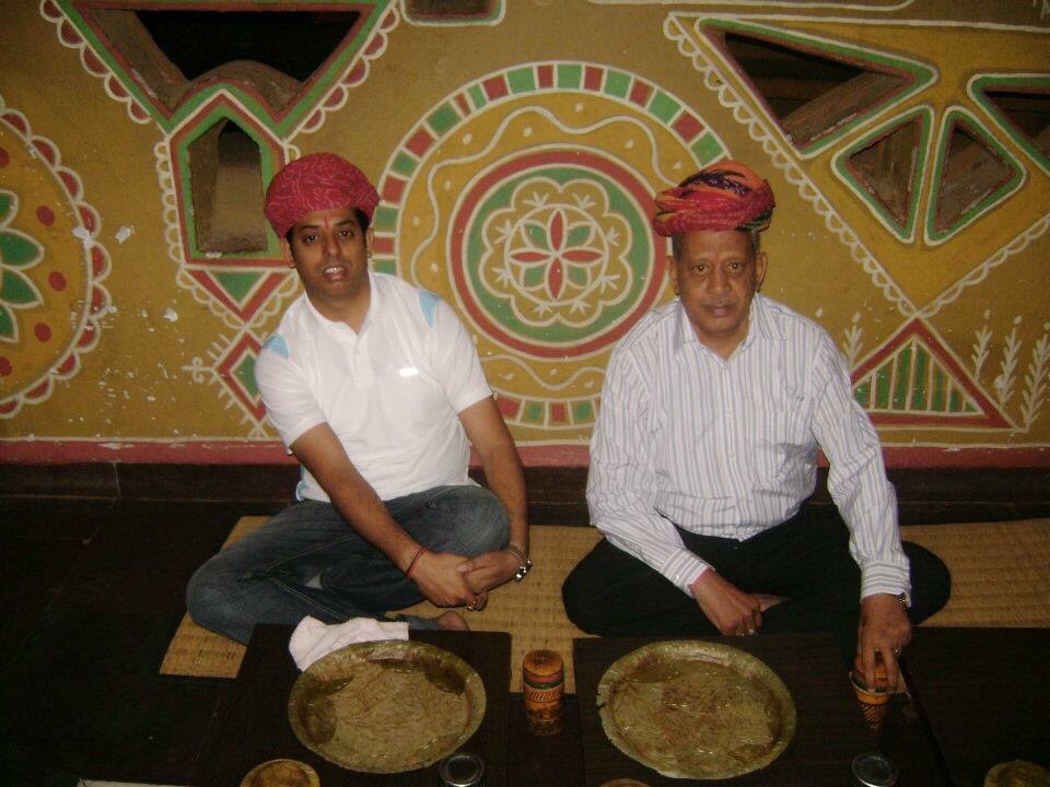 iemmayank's tweet photo. @bombaybarbeque #DAD&amp;ME #BombayBarbeque #SmileSnapShare my guide my role model https://t.co/8gyT6xRtdd