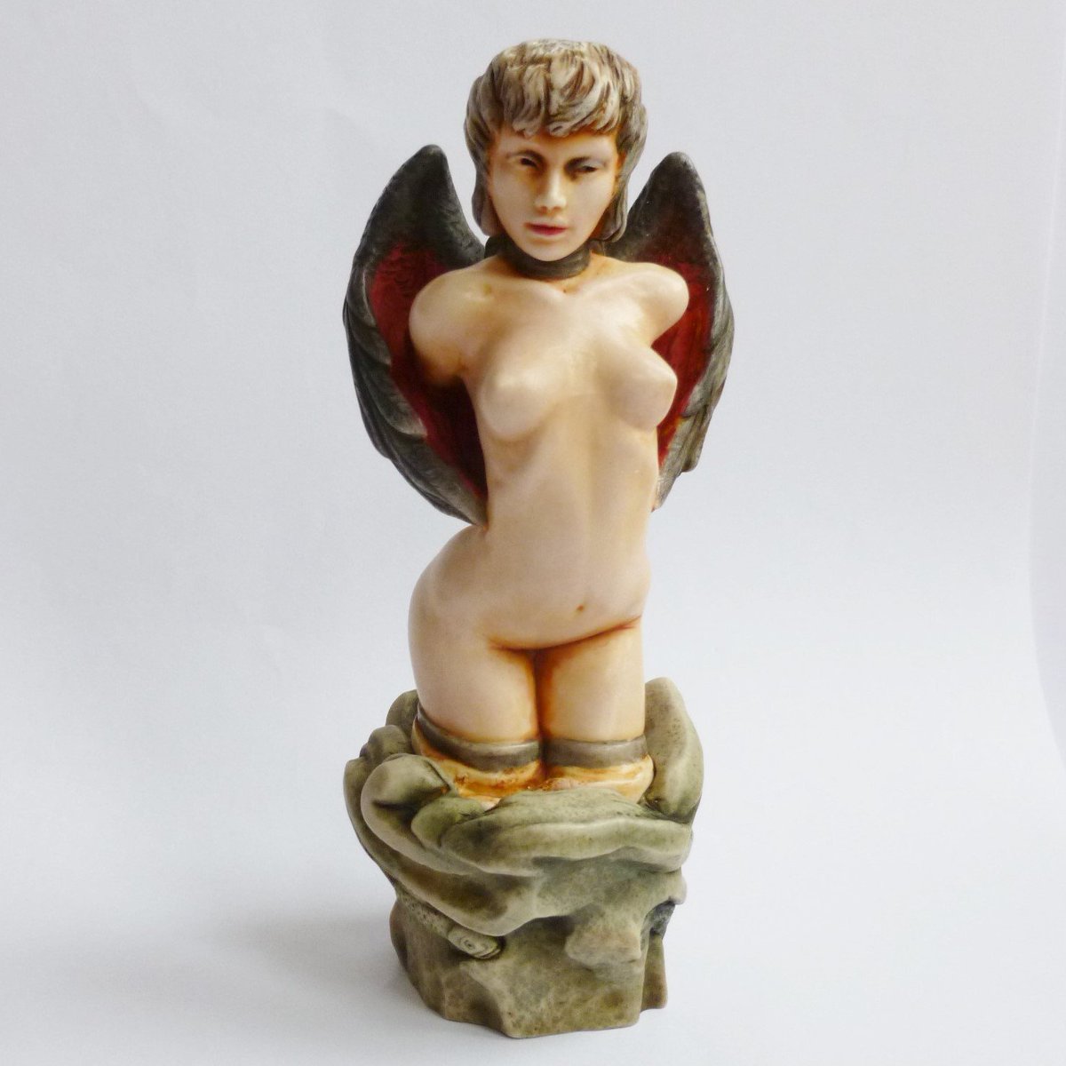myharmonyworld's tweet photo. Extremely #Rare #Naked #Angel figurine unreleased by #HarmonyKingdom #NudeArt #AngelArt https://t.co/rwhFd6N52f https://t.co/de497wTon0