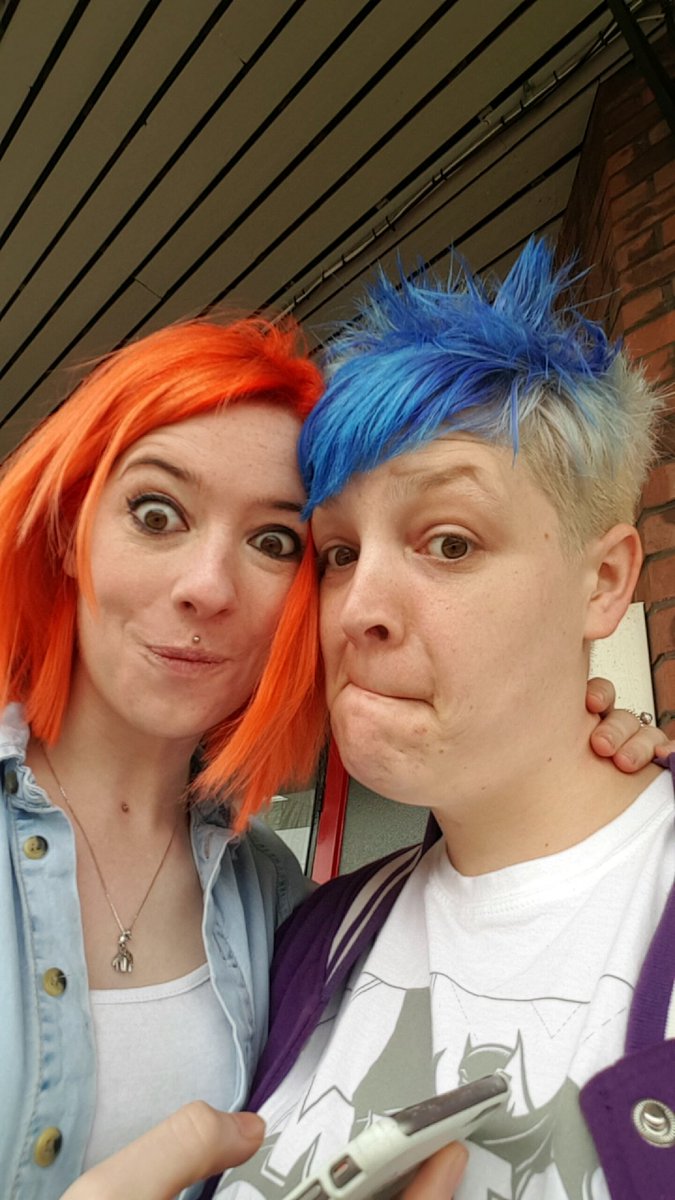 toe_knee42's tweet image. 10 days off with my mong. @JessicaGiraffe #blue #ginger #sonic&amp;amp;tails #love