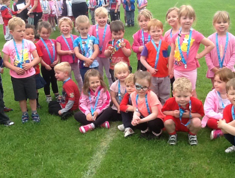 battyefordEY's tweet photo. Nursery&amp;Reception loved taking part in 'Race For Life', thanks @MissHooksBPS and Y6 for organising! https://t.co/GWOFGRQQ00