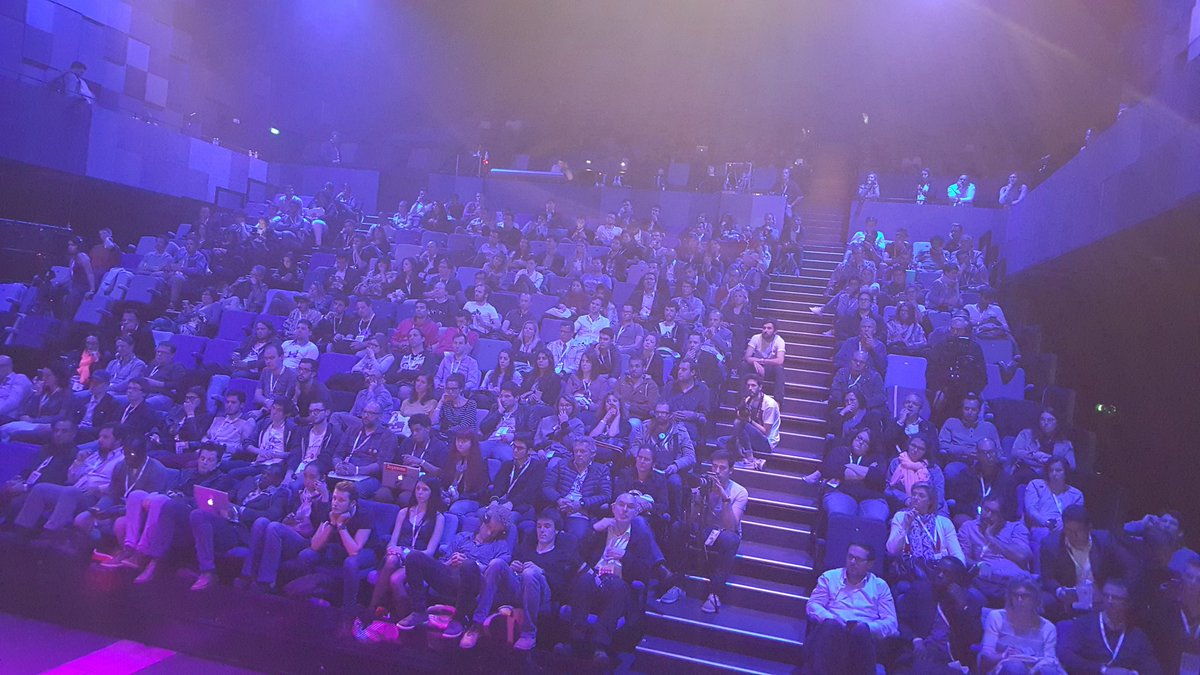 adrienpoggetti's tweet photo. Un peu de monde dans la salle pour la finale du Global Challenge #web2day https://t.co/I8cuFyAdTz