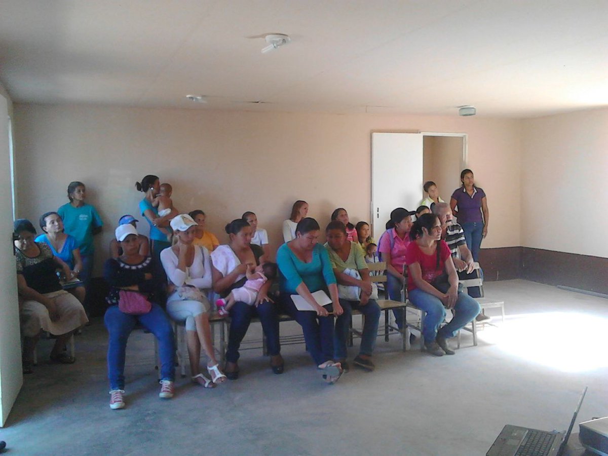 mia_441's tweet photo. #Emcomuna #Mincomunas #Fundacomunal formando al poder popular de la Base d Misiones El Morro #ComunaONada https://t.co/jR4AqqeHWw