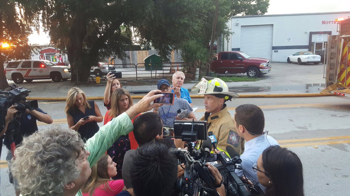 SRQCountyGov's tweet photo. Sarasota County Fire Chief Michael Regnier: Upgraded to a SIX-alarm fire. No injuries. https://t.co/FLIU95IW7L