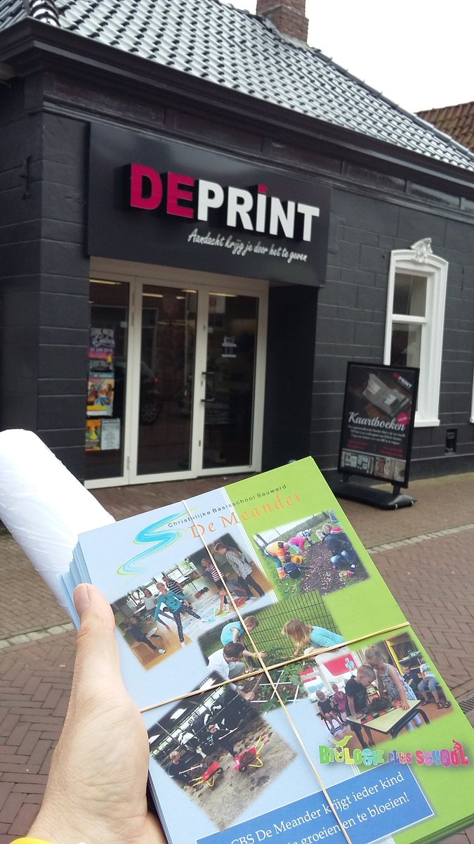 MeanderSauwerd's tweet photo. Mooie poster&amp;flyers opgehaald bij @DePrintWinsum voor morgen #MidZomerBraderie Komt u ook langs?? @SauwerdWetsinge https://t.co/VhxtwRIS5K