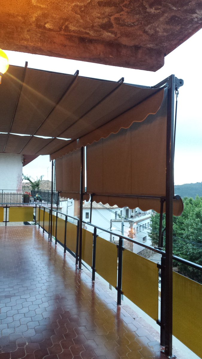 jose_jjp's tweet photo. #toldosbarcino #toldos #sombra #toldoscorrederos #terrazasconencanto #FelizViernes #asombrandotedesde1986 https://t.co/OnPPZe9IDP