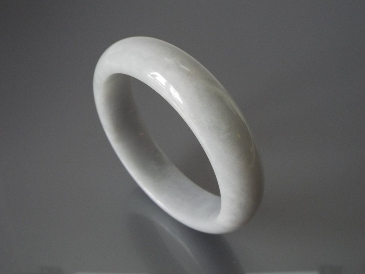 VCollection888's tweet photo. Certified Jadeite Jade Bangle Fei Cui 翡翠 greyish green hand carved 57 … https://t.co/Vpcaw3eIm2 #etsy #JadeiteBangle https://t.co/hOT8R8uYUW
