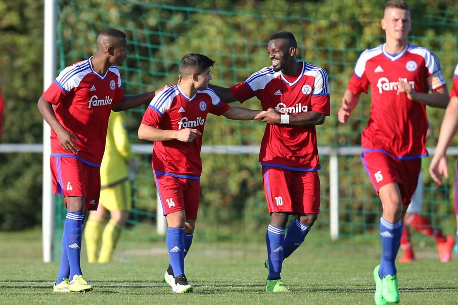 LNSportbuzzer's tweet photo. Neu-Regionalligist @SVEichede verpflichtet drei Neuzugänge innerhalb weniger Tage! https://t.co/bhQCZsQnzR #sve https://t.co/hWoKgyLzNo