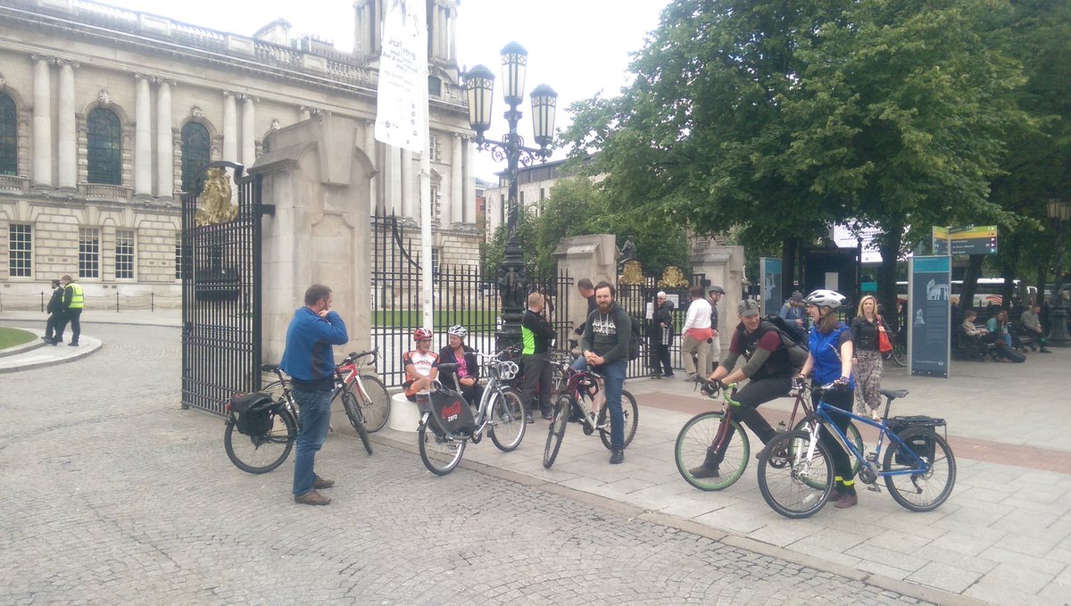 nigreenways's tweet photo. Tour de Lunchtime starting to gather outside Belfast City Hall #ROB4 https://t.co/E9TwsoHwDq
