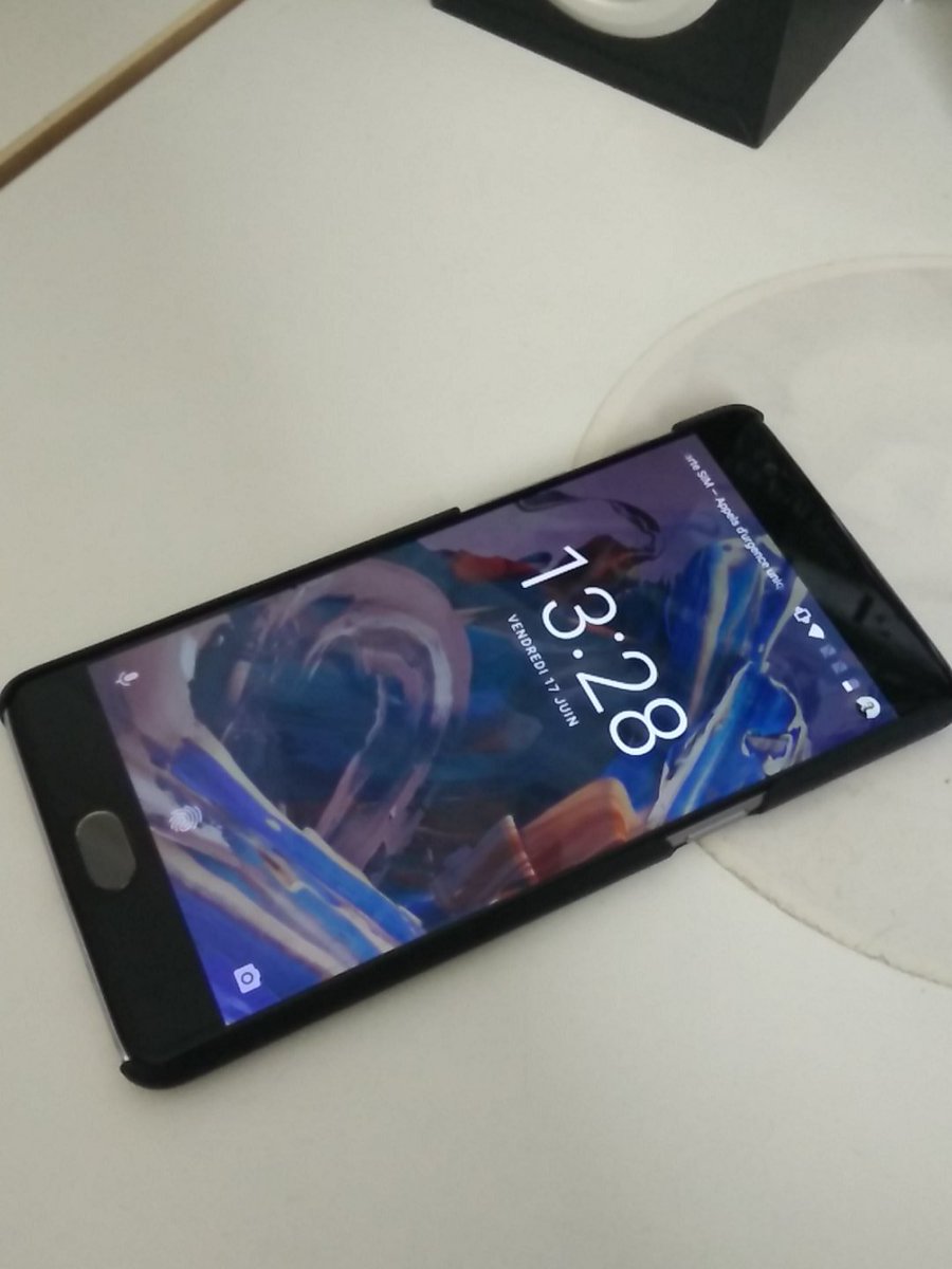 DeuteriumOx's tweet image. @oneplus_fr deux jour avec et deux jours de bonheur @coletteparis @oneplus  #hype #OnePlusThree #OnePlus3Popup