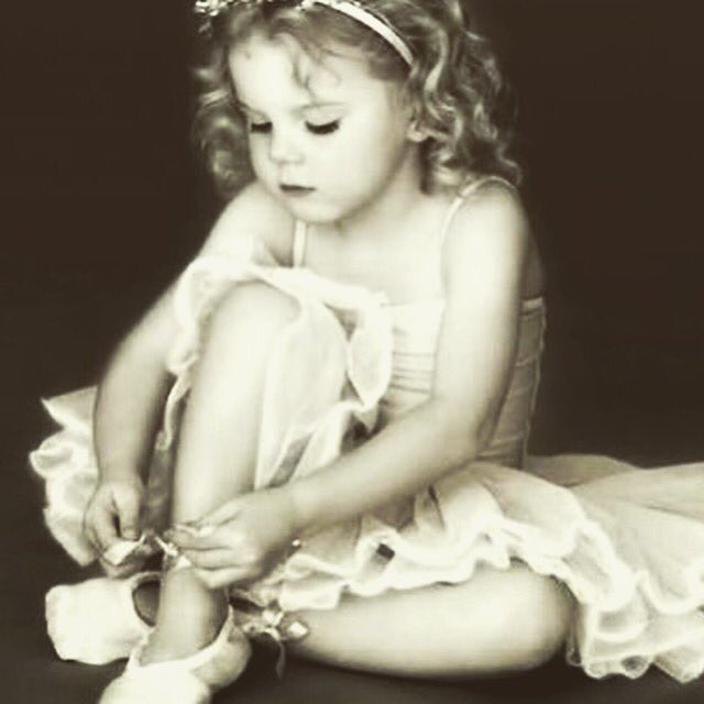LittleLdnBallet's tweet photo. We love Fridays! #fundayfriday #llballet #tutucute #MuswellHill #hampstead https://t.co/fgiYICIVmK