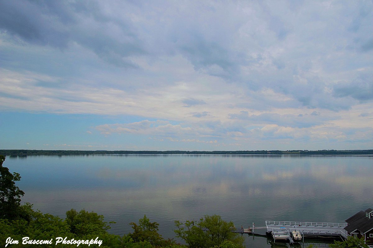 Jbusc33's tweet photo. #senecalake in #genevany ! ! #clouds,,#reflection, #lakeiscalm, #roadtrip, #summertime, #horizon, #sheetofglass. https://t.co/DqY8mcKuoo