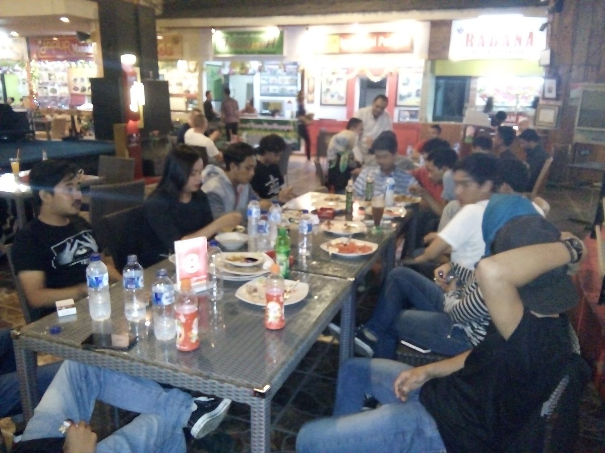 Kebersamaan buka puasa bersama <a href="/PMID_Mks/">PMID Makassar</a> w/ <a href="/PMID_GOWA/">Peña Madrid.ID_GOWA</a> 

Cc : <a href="/PenyaMadrid_ID/">Peña Madridista Indonesia</a>