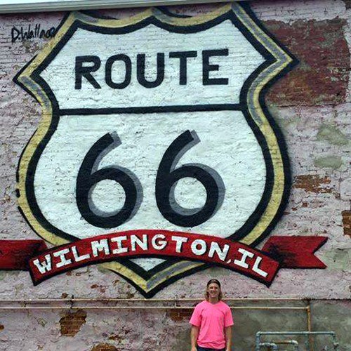 route66news's tweet photo. New Route 66 mural painted in Wilmington https://t.co/GpkANLqIRw https://t.co/8Cch8m9t0u