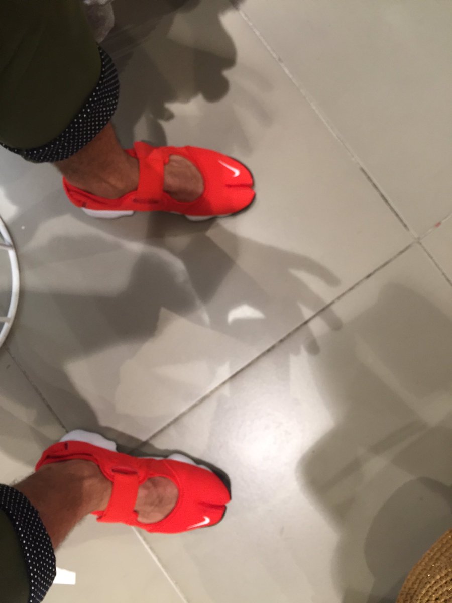 RicardoPintoOFF's tweet photo. Mes nouvelles Chaussures ! A l'ancienne les Ninja ! Lol https://t.co/QMgr4XvpFb