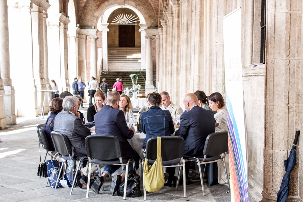 Opendnet's tweet photo. Un momento degli intensi tre giorni di #OpenDesignItalia16. Ecco la giuria seduta per deliberare i vincitori! https://t.co/aIc6sDRZyT