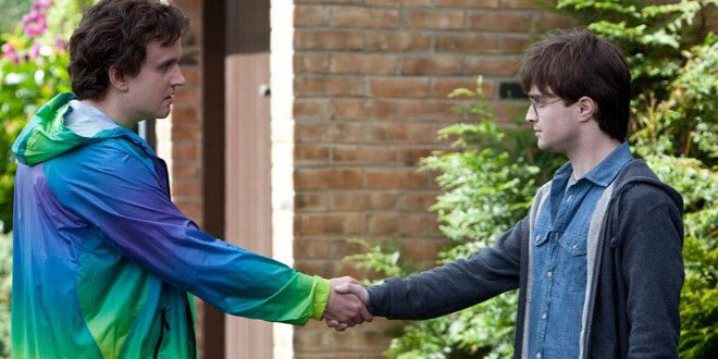 ジル Dh1未公開シーンだけどハリーとダドリーは和解して握手するよ ダドリー は5作目で吸魂鬼に襲われた時に自身の真の姿を見た事がきっかけで自分自身を変えようと努力し 大人になってからはハリーとクリスマスカードを送り合う仲になるよ T Co