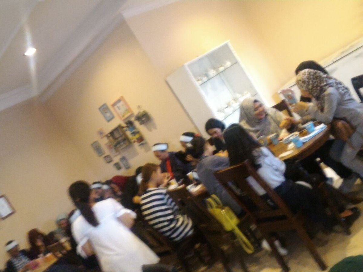 kupubistrobdg's tweet image. Trims reservasi hari ini penuh banget...  jangan lupa bukber hari esok ya...  087722029691 @treehousebdg