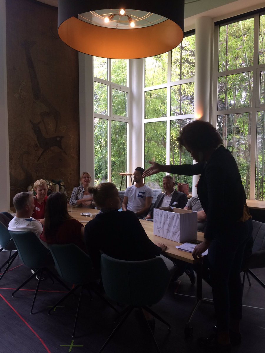 Dag van de leidinggeven <a href="/FacilicomBE/">Facilicom Belgium</a> @FSGTrainees @facilicomnl #fun #dagvandeleidinggevende