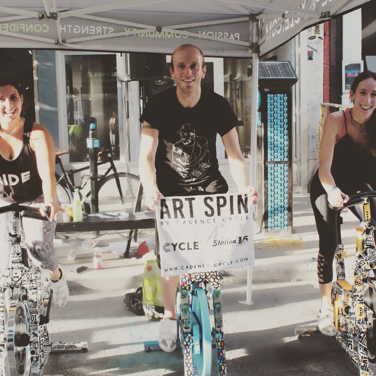 CADENCEcycle's tweet photo. 🎨🚲 #artspin #ridewithrhythm #cadencecommunity @station16mtl @123klan #waxhead https://t.co/5G4YAlEv9e