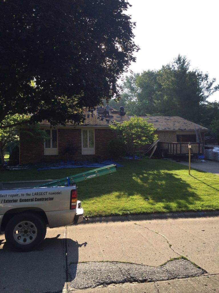 VIPIndy's tweet image. Roof going in Perry Meridian area