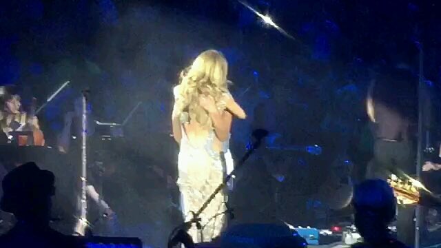 lissytrv29's tweet photo. Un abrazo nos acerca corazón a corazón, nos deja sentir la intensidad de nuestros latidos @GloriaTrevi https://t.co/aMf2nzXKvO