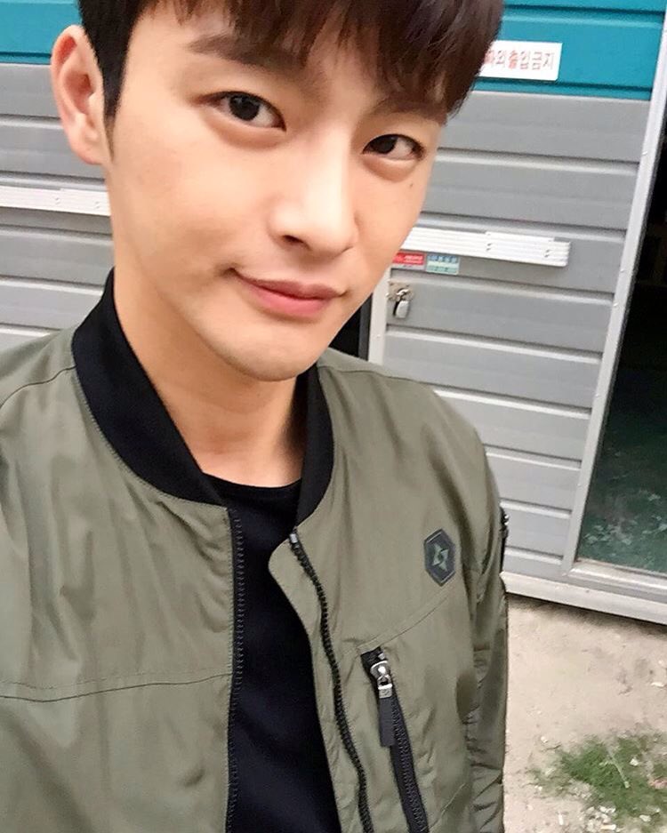 [SNS] 160617 Jellyfish Official IG Update / วันนี้ซีรี่ส์ Squad38 ออนแอร์ตอนแรกนะคะจะมีบ้านไหนใจดีทำซับไหมน้าา><!