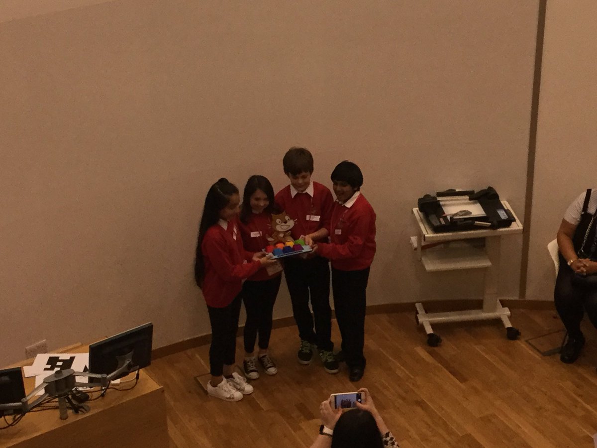DIgital_H2L2's tweet photo. The winning team of programmers, #loopdundee #gamesjam2016 https://t.co/lQe5dSMNZB