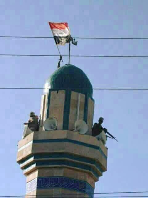 اذان المغرب في كل جوامع الفلوجه اشهد ان عليا ولي الله والعلم العراقي برفرف فوق جامع الفلوجه الكبير