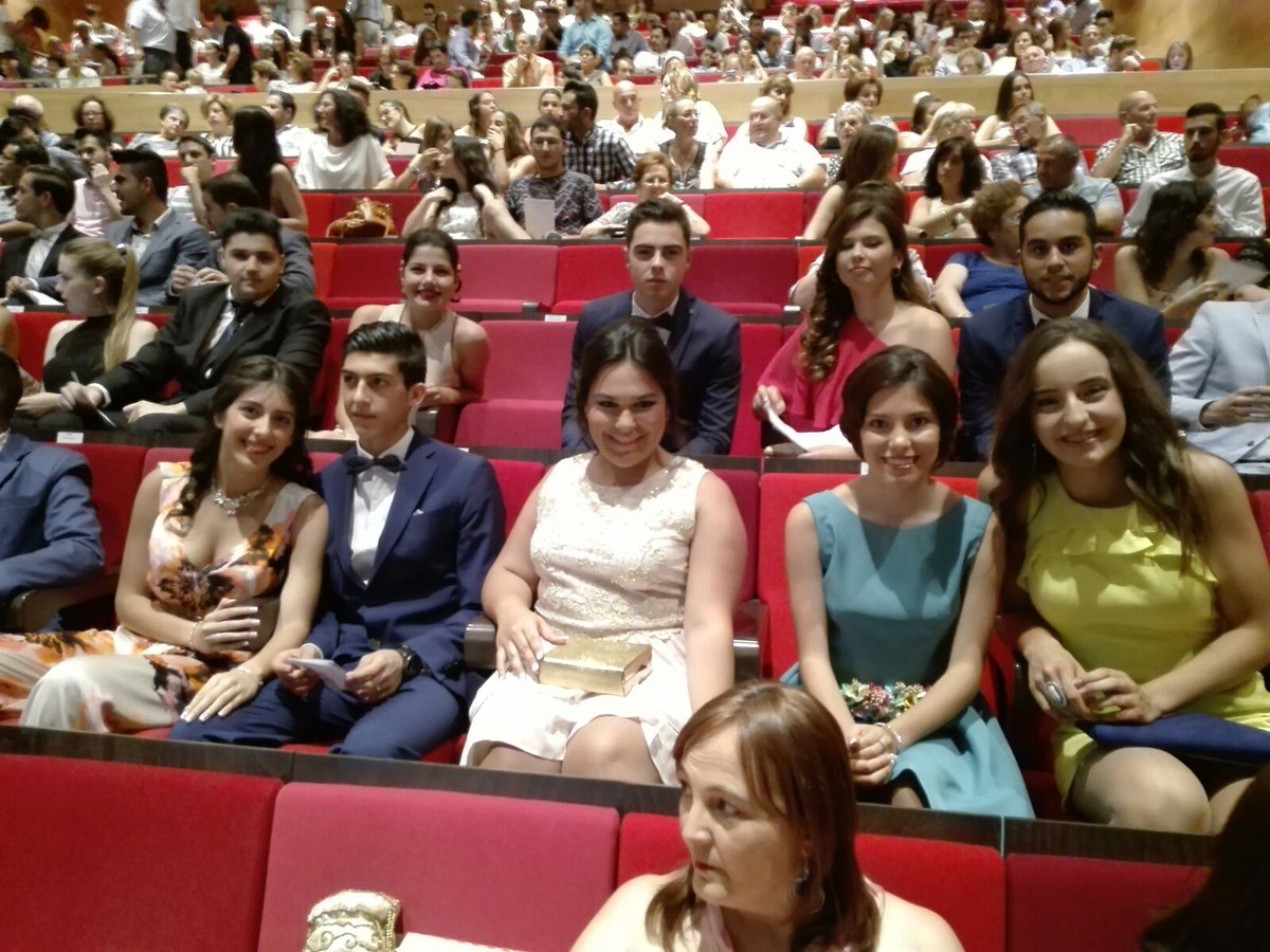 Rtvalhaurin's tweet photo. Ahora mismo graduación de Bachillerato del IES Fuente Lucena. Fin de una importante etapa, ¡enhorabuena! https://t.co/k1QHl7GtM5