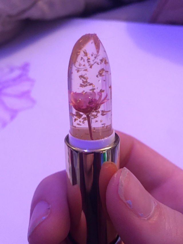 toopoor_'s tweet photo. </3 this lipgloss is so beautiful https://t.co/tlsOvXCOWU