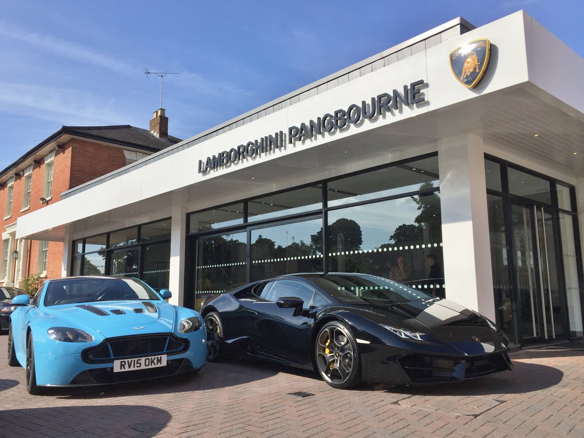 LamboPangbourne's tweet photo. Progression! @Lamborghini @lamboclubuk @GTspirit @aSUPERCARDRIVER @SupercarsofLDN @HuracanTalk @hantsphoto @Shmee150 https://t.co/o1KPHsbOTI