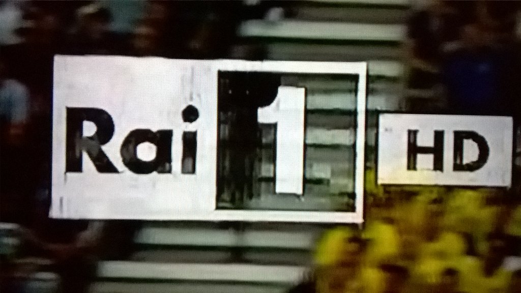 avmagazineit's tweet photo. #EURO2016 Italia - Svezia, su Rai HD in DVB-T a Bologna il video ha qualità vergognosa. Quasi peggio di Sky!!! https://t.co/DgTtAwuMuj