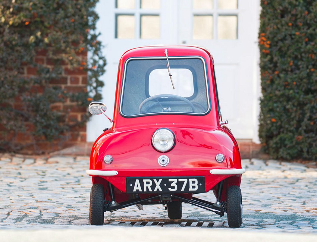 самая маленькая машинка. самые маленькие авто. машина peel p50. Bmw смарт 2х дверная малолитражка. трехколесный peel p50.