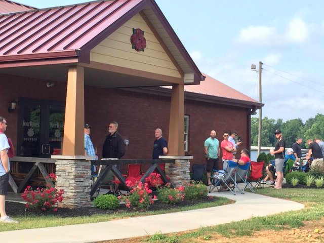 4RosesBourbon's tweet photo. People lined up at our Cox's Creek gift shop at 1 a.m. to score a bottle of Elliott's Select today. Cheers, friends! https://t.co/yuyLW6EC22