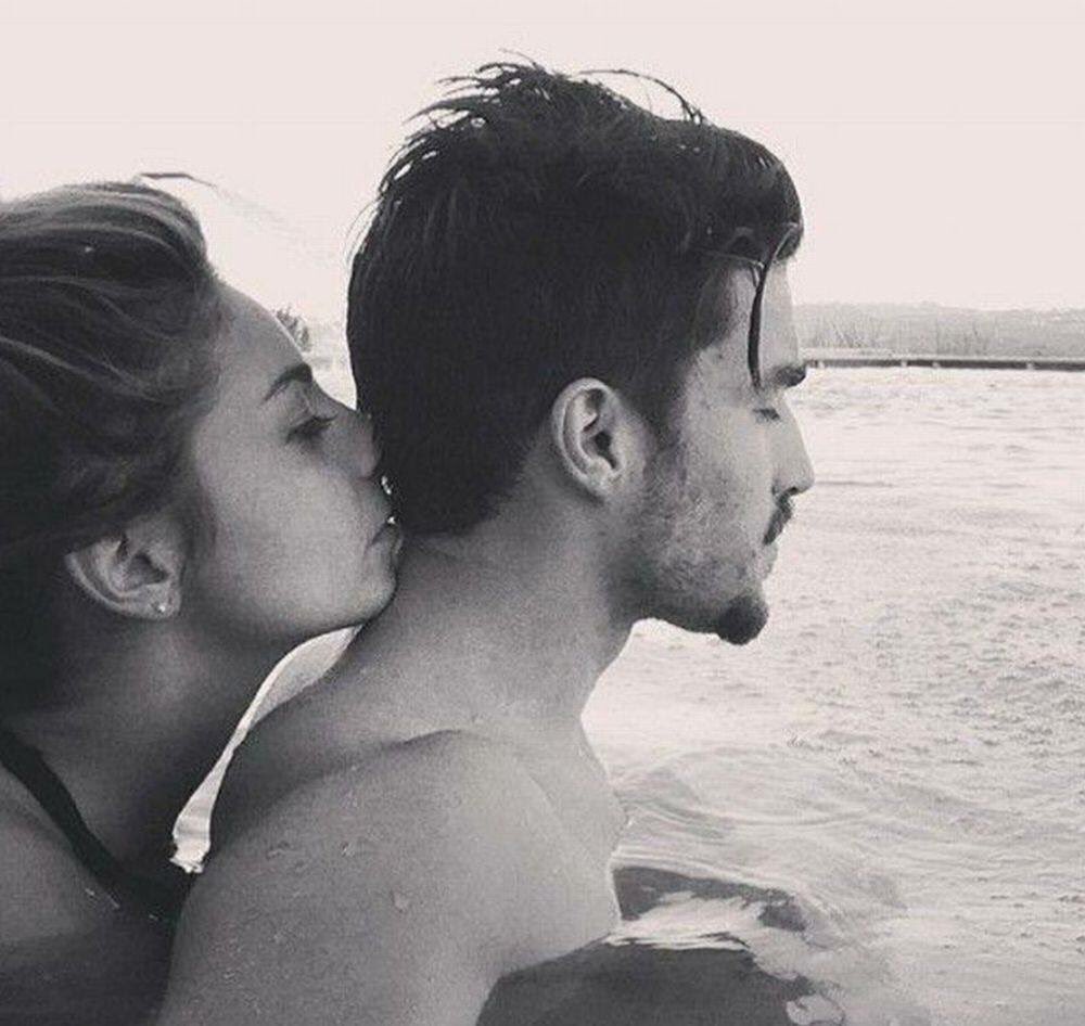 Любовь и нежность. Мужчина и женщина вместе. Женщина в мужских руках. Нежный мужчина. Обнимаю страстно.