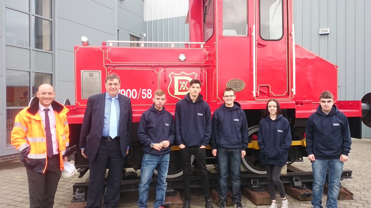 marieturbill's tweet photo. Our #LogisticsAcademy students have been enjoying a visit to AV Dawson. #logistics @CareerReadyUK @ThinkLogistics1 https://t.co/vnG1Fh1B5K