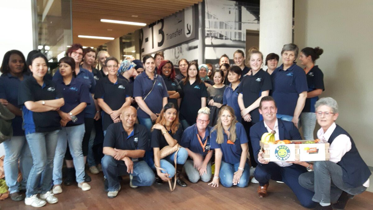 Onze medewerkers bij opdrachtgever <a href="/Vanderlande/">Vanderlande</a> verrast door leverancier <a href="/BomaNederland/">BOMA Nederland BV</a> op <a href="/ddvdsm/">dedagvdschoonmaker</a>! Leuk! Bedankt!