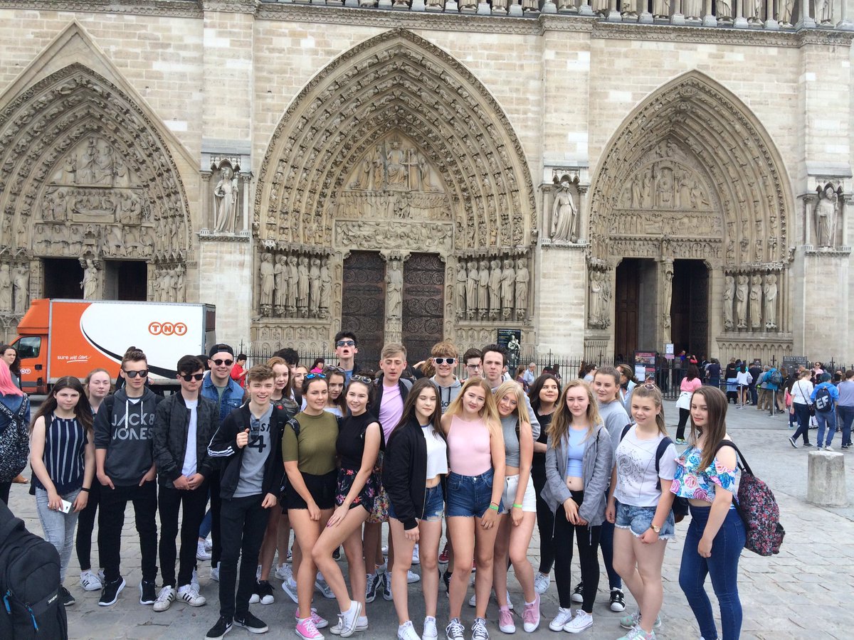 BHSparistrip's tweet photo. #Notredame https://t.co/nGbViGRnc8
