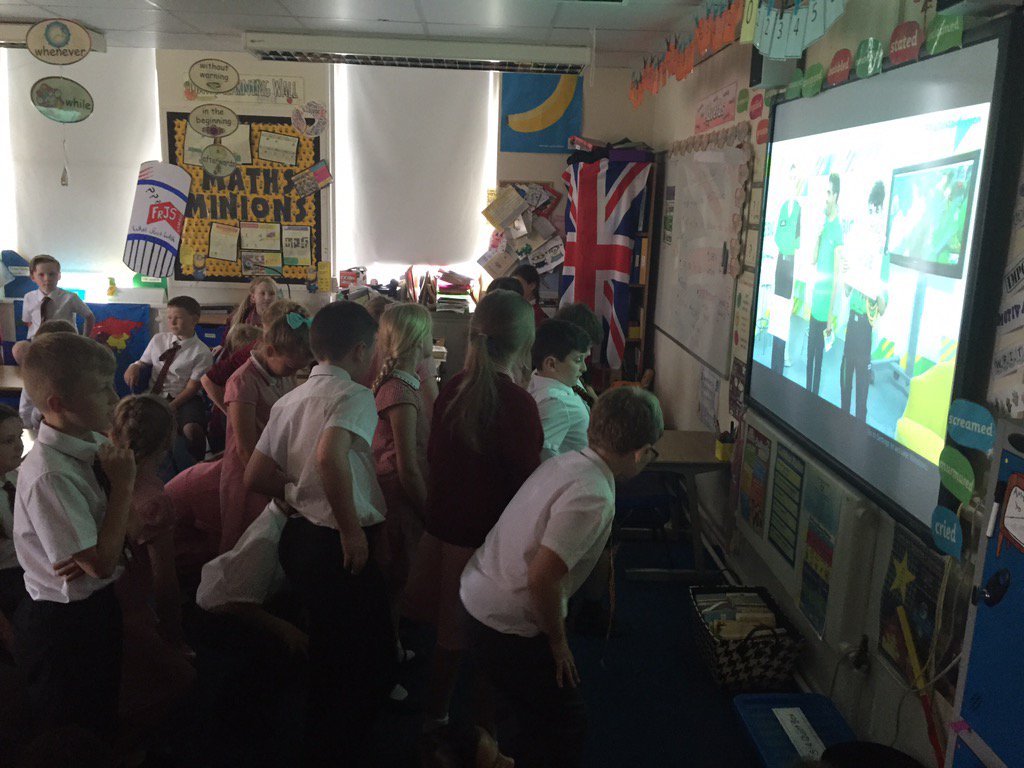 FRJS54's tweet image. We're doing well with the true and false quiz @stjohnambulance @FrjsJun  #bigfirstaidlesson