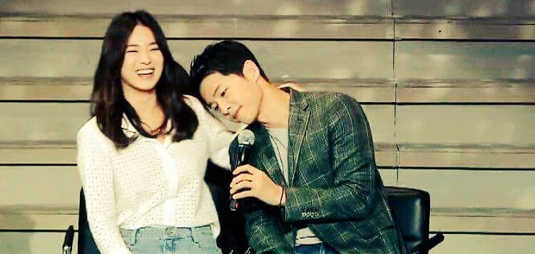 srpp1993's tweet photo. งานนี้เป็นงาน มีตแฟนนะไม่ใช่แฟนมีต จัดมาเพื่อแม่เลย 😄 #SongSongCouple #SongJoongKiFanmeetingInChengdu cr.owner https://t.co/fAJOXJyd1t