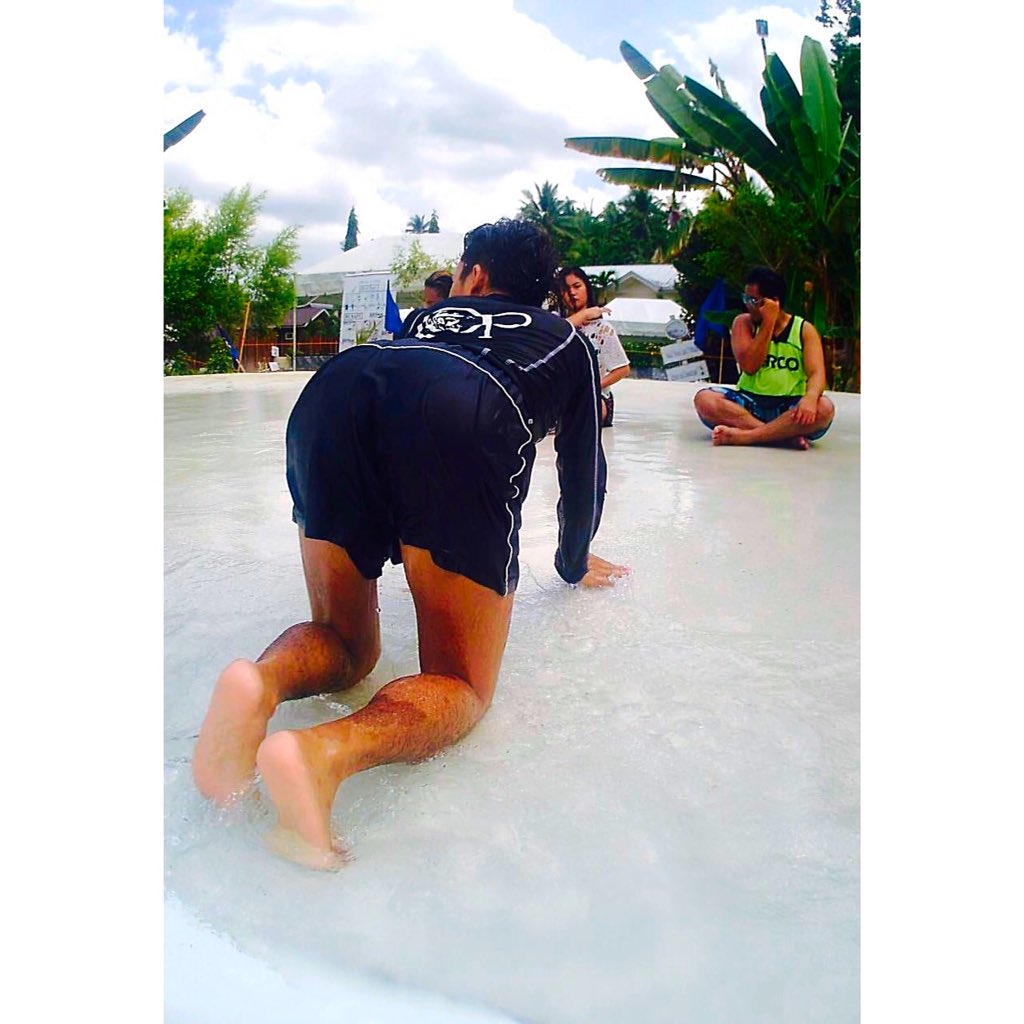 PHOTOGRAPHS2016's tweet image. &quot;Pinatuwad&quot; pose