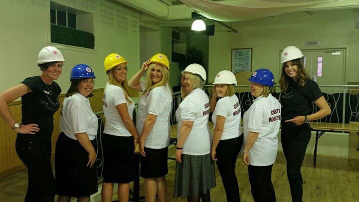 kirstenspeirs's tweet photo. Big thank you to the @itsgood2give volunteers @homeawards -worked hard and looked the part #sitestyle #homeawards16 https://t.co/tinZTUFq7z