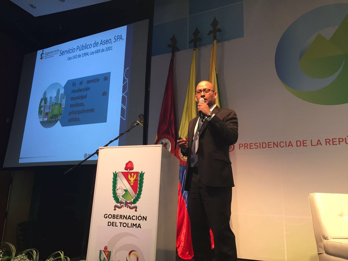Superservicios's tweet photo. Henry Velasquez de @Superservicios inicia jornada de #CIAR2016. Tema: disposición final y servicio público de aseo https://t.co/w5GXniCA2j