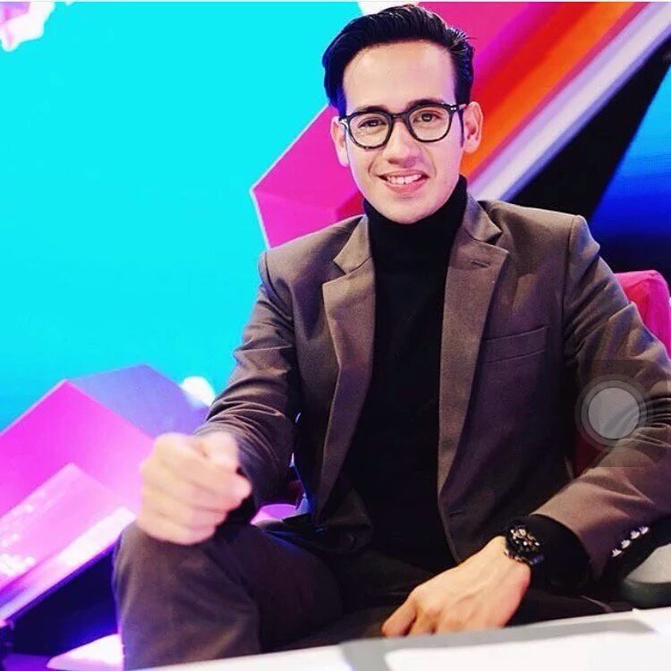 kuspiah's tweet photo. @TarraBudiman lanange jagat 😀😁😍😍😙😙😝
Heyy kamu pemilik senyum manis, jdikan aku shbatmu donk 😊, pngen kya yg lain😭😭 https://t.co/u31LkoqBso