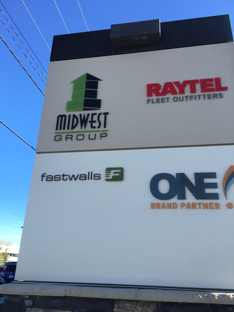 Riley_Mahaffey's tweet image. @lochsaeng ready for a great day of meetings with @Midwest_Group @fastwalls #panelized#speedtomarket#construction