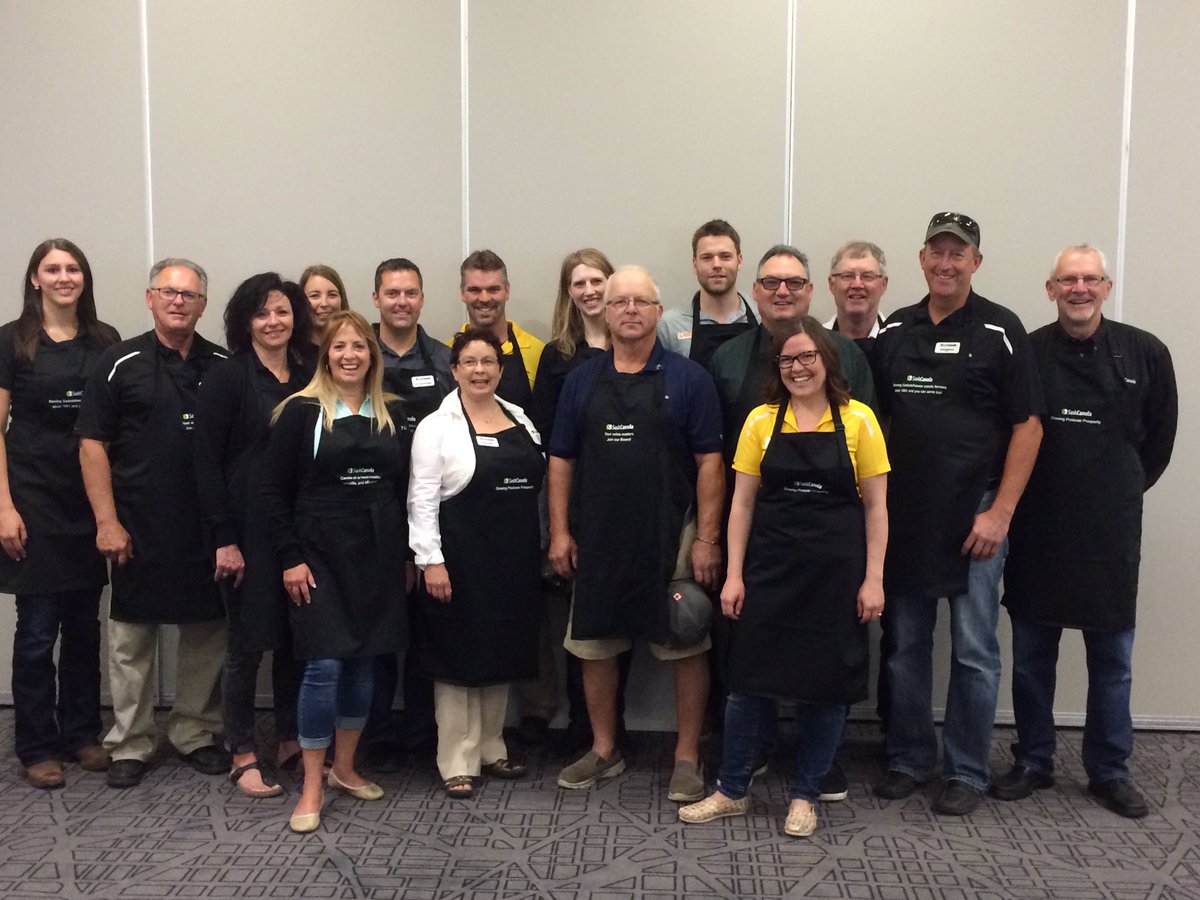 SaskOilseeds's tweet photo. SaskCanola Board & Staff are ready to serve #SKFarmers this AM in Salon B @canadafarmshow #CFPS16 #weworkforfarmers https://t.co/6ZNZ9F4BkK