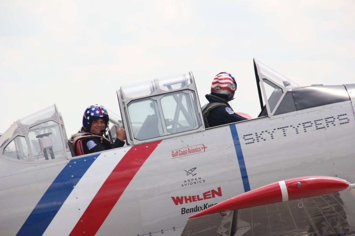 Military_Flight's tweet photo. Thank-you to World Famous @GEICOSkytyper for an incredible flight demo aboard #SNJ2 at @GreatTNairshow.
#airshow https://t.co/D7rfQ5CDIc